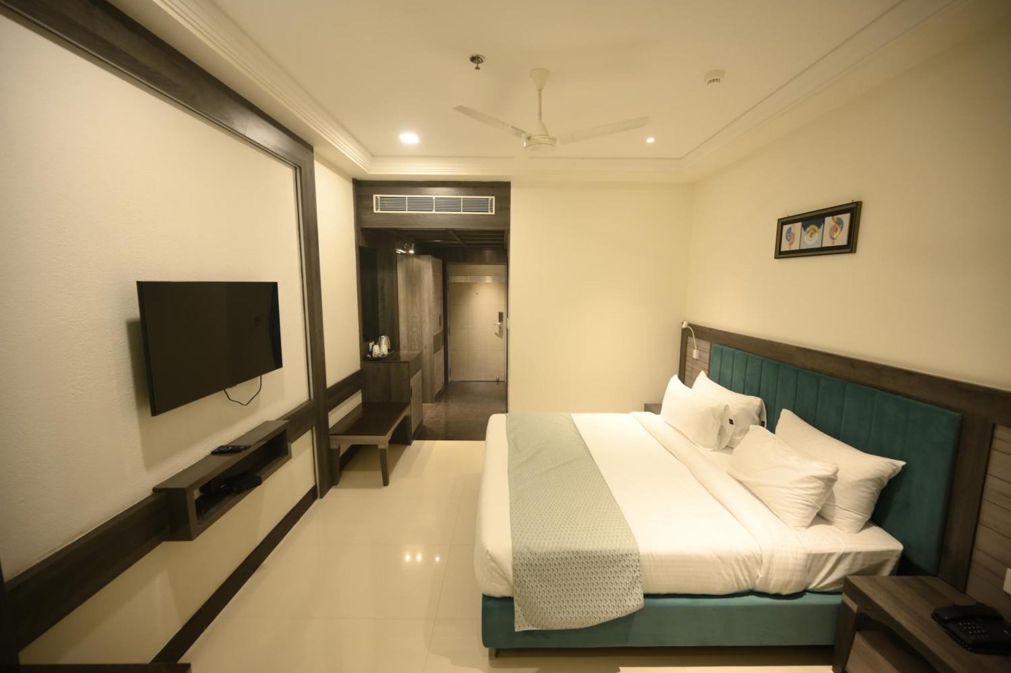 The Mudra Hotel Varanasi Exterior foto