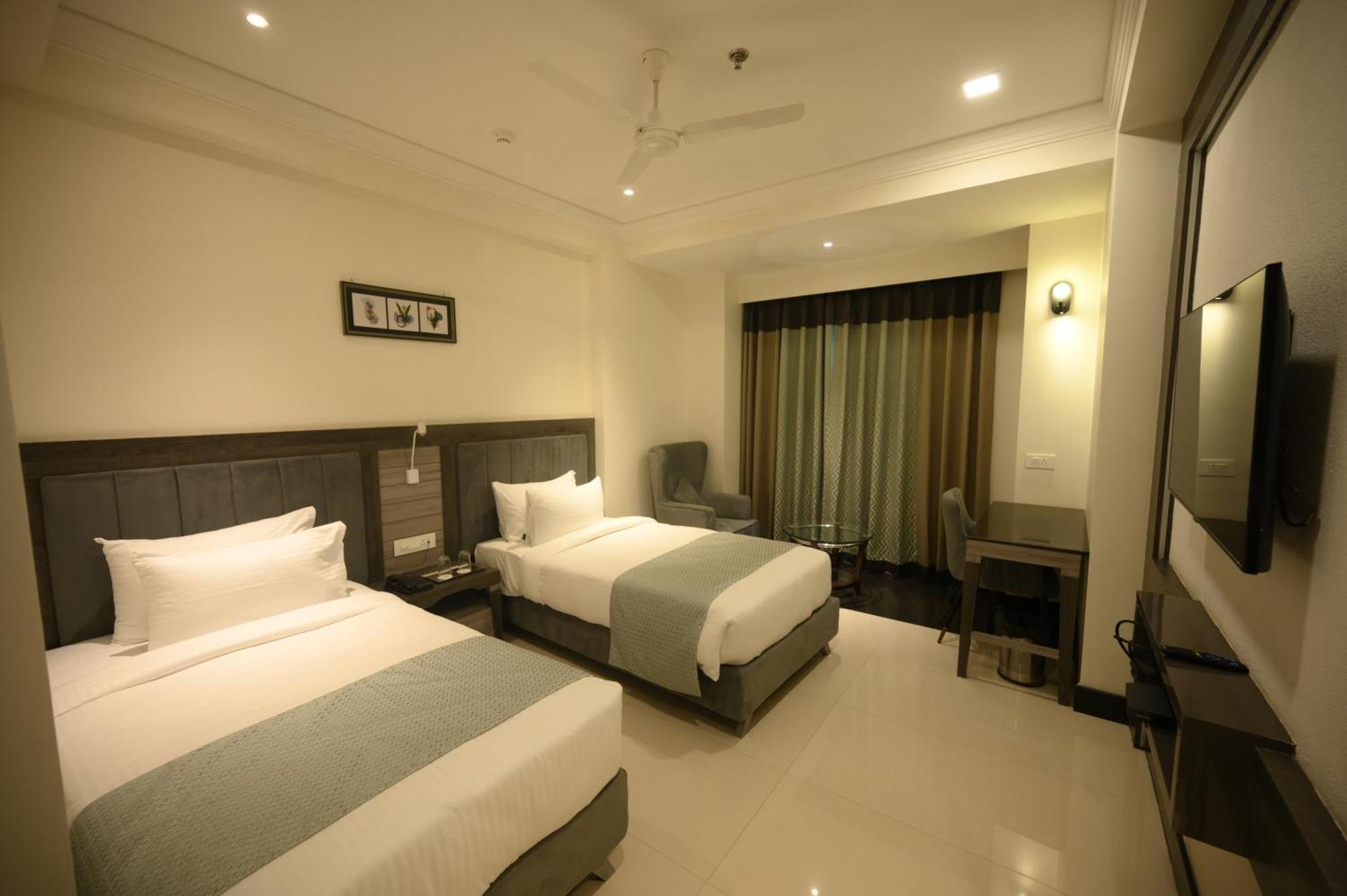 The Mudra Hotel Varanasi Exterior foto